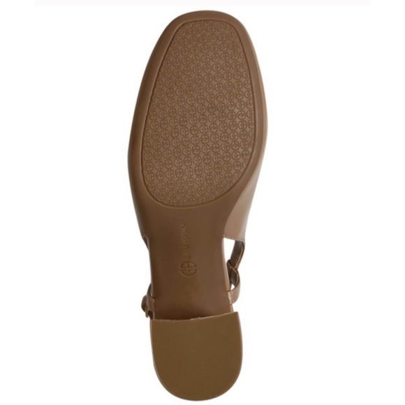 GIANI BERNINI • Nude Memory Foam Chain Decor Block Slingback Pump Heels - Picture 5 of 6